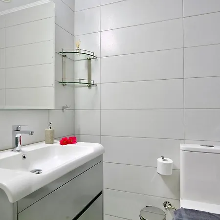 Bratou Ignis Sleeps 6 With Parking