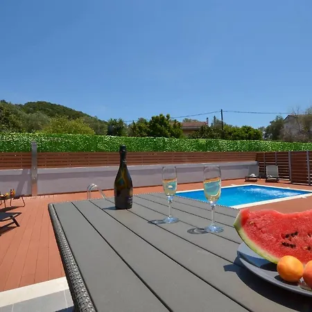 Bratou Ignis Sleeps 6 With Parking Willa *