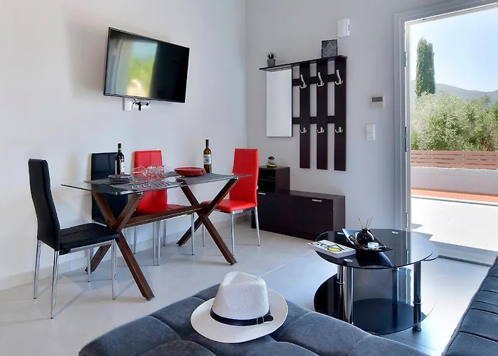 Bratou Ignis Sleeps 6 With Parking * Episkopiana (Corfu)