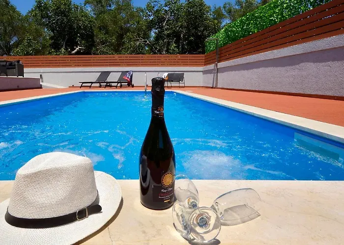 Bratou Ignis Sleeps 6 With Parking