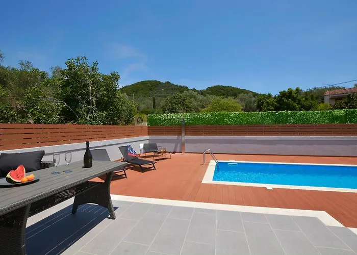 Bratou Ignis Sleeps 6 With Parking